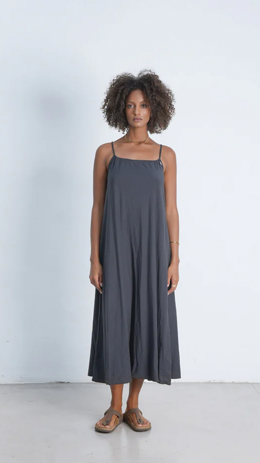 OUTRYGHT Vivi Kleid